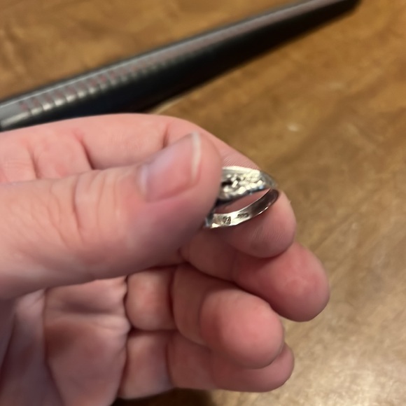 Rose ring - Picture 3 of 3